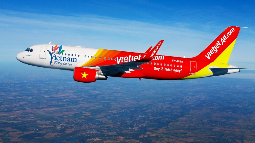 
        Vietjet Air pampers female passengers on special flights
                              
