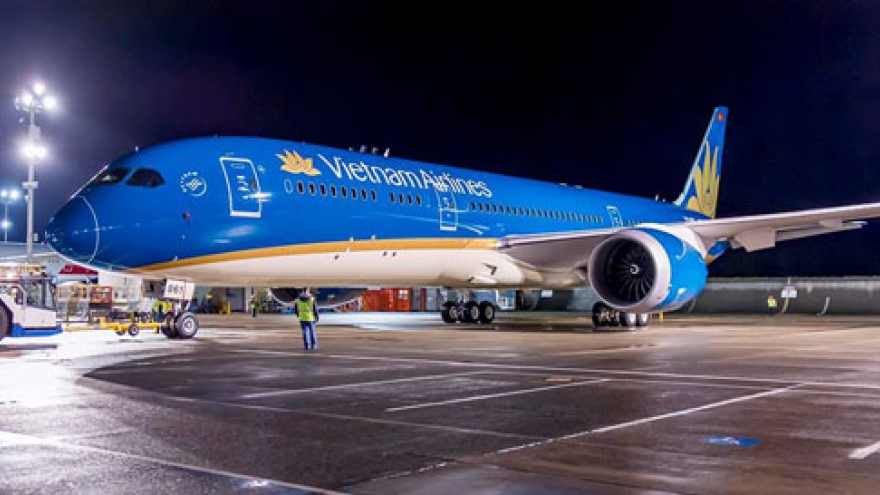 Vietnam Airlines adjusts flight schedule due to typhoon Maria