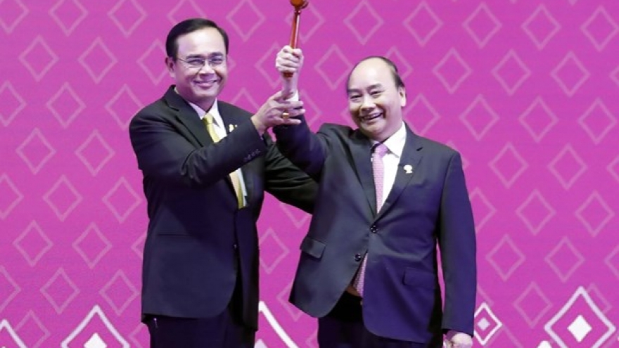 35th ASEAN Summit concludes, Vietnam assumes chairmanship