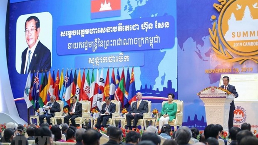 Vietnam attends Asia-Pacific Summit 2019 in Cambodia