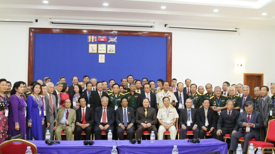 Ex-Vietnamese voluntary soldiers visit Cambodia