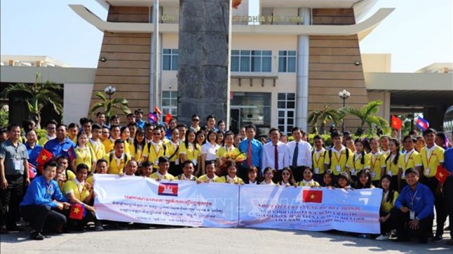 Vietnam-Cambodia youth exchange promotes traditional friendship