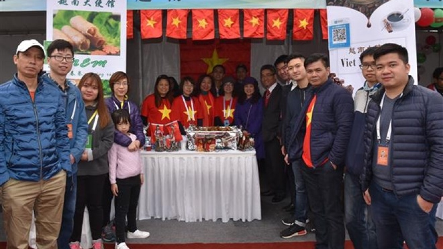 Vietnam attends int’l charity fair in China