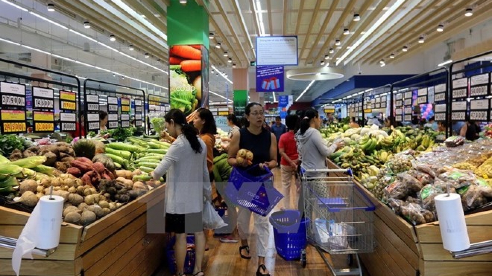 Vietnamese consumers second-most optimistic in Asia-Pacific