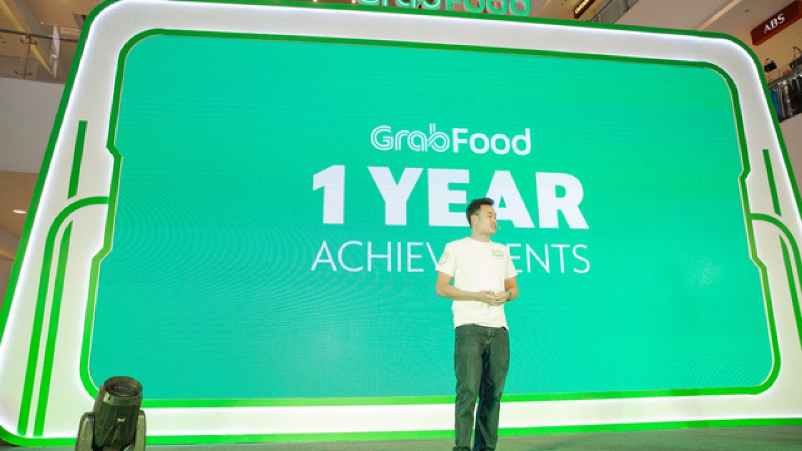Vietnam food delivery market is battlefield for four Asian unicorns