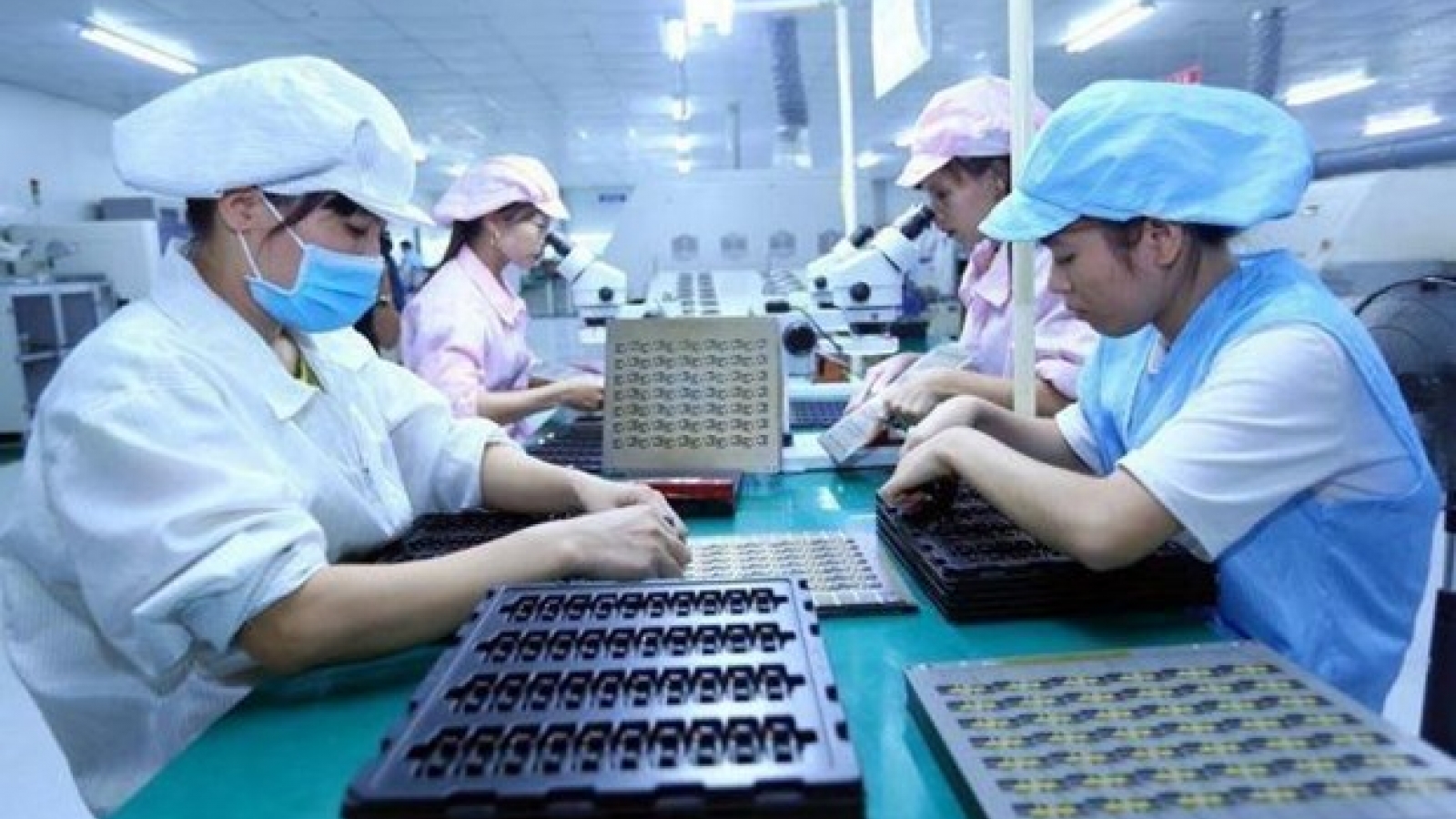 Vietnam shortens gender gap in politics, economy