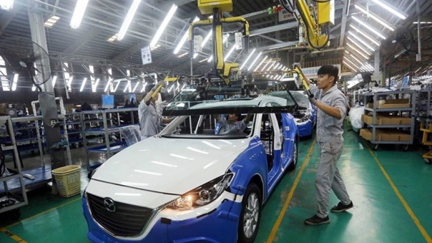 Domestic automobile industry in need of policies to raise competitiveness