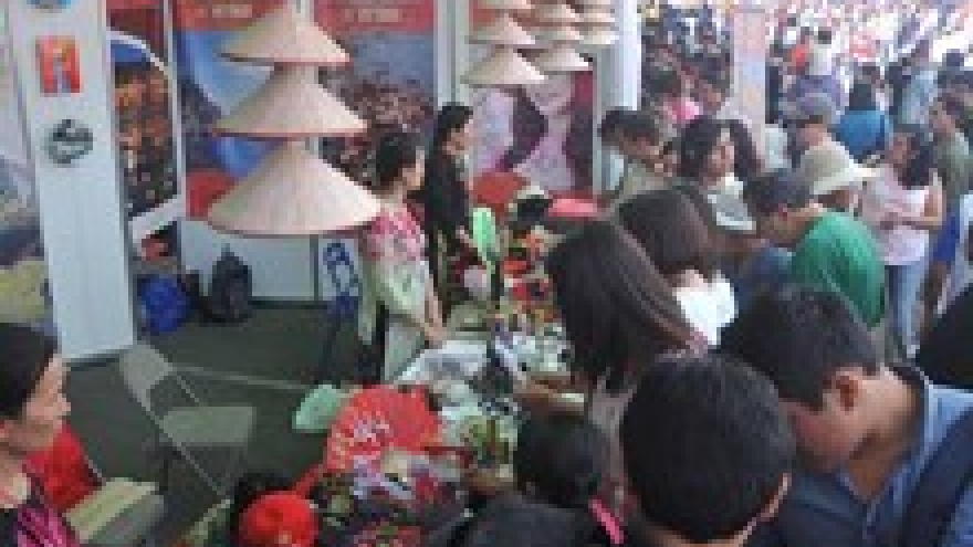 Vietnamese culture attracts visitors at int’l fair in Mexico