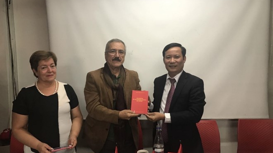 Vietnamese, Colombian communist parties boost cooperation