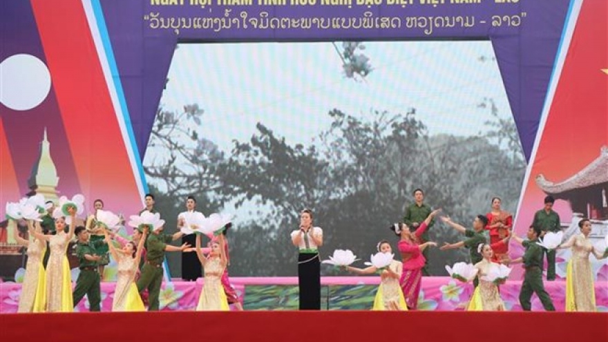 Festival celebrates Vietnam-Laos special friendship