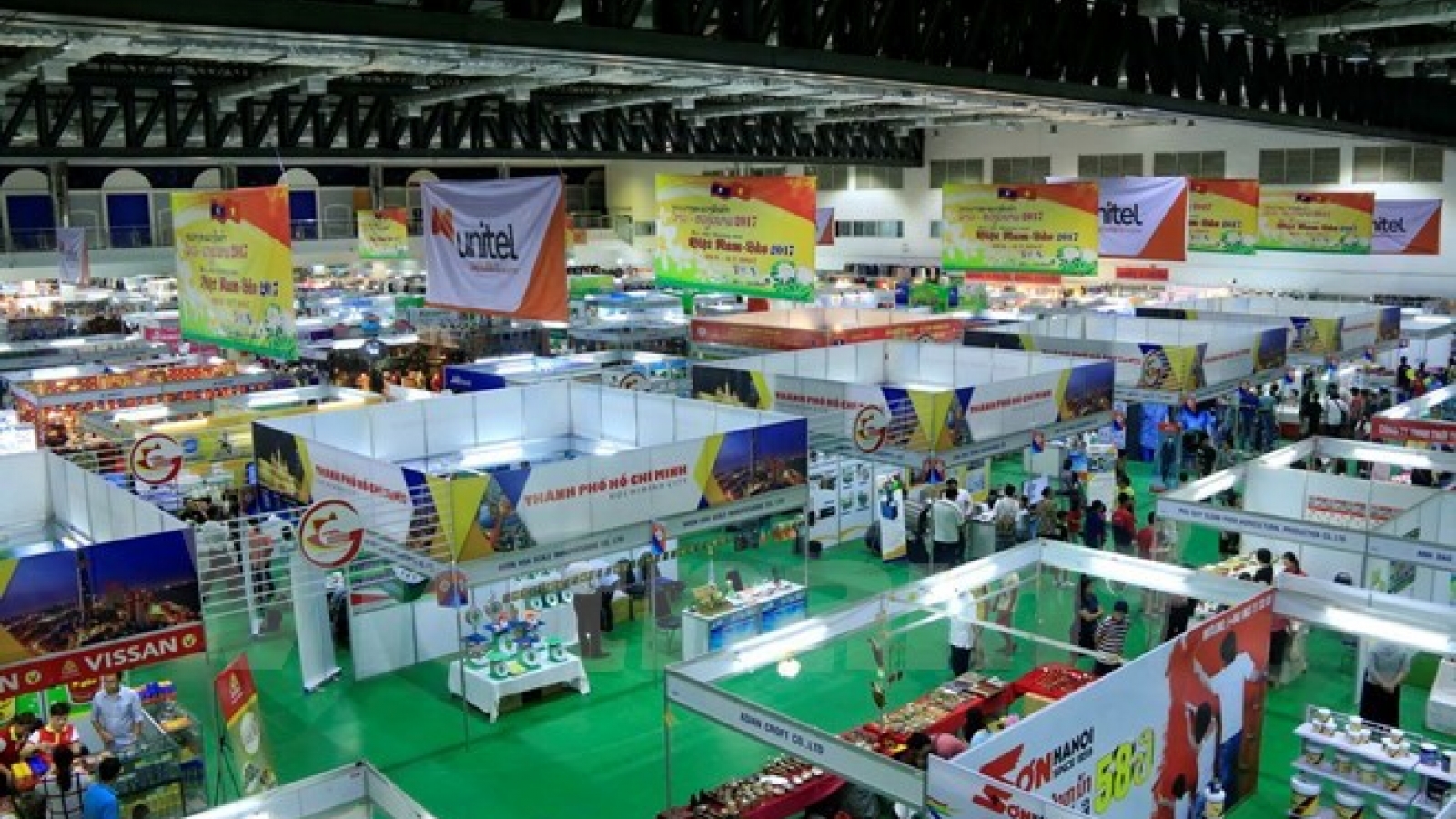 Vietnam, Laos work closely to promote trade