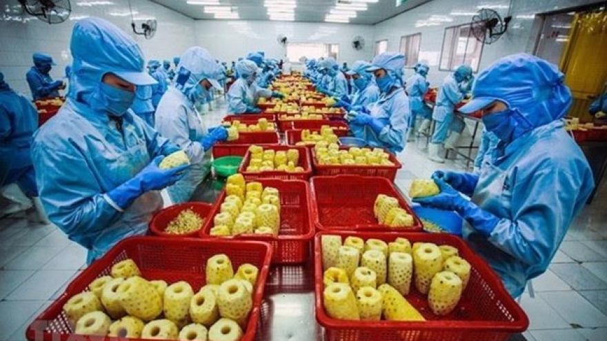 Vietnam’s export turnover surges 7.4 percent in 10 months