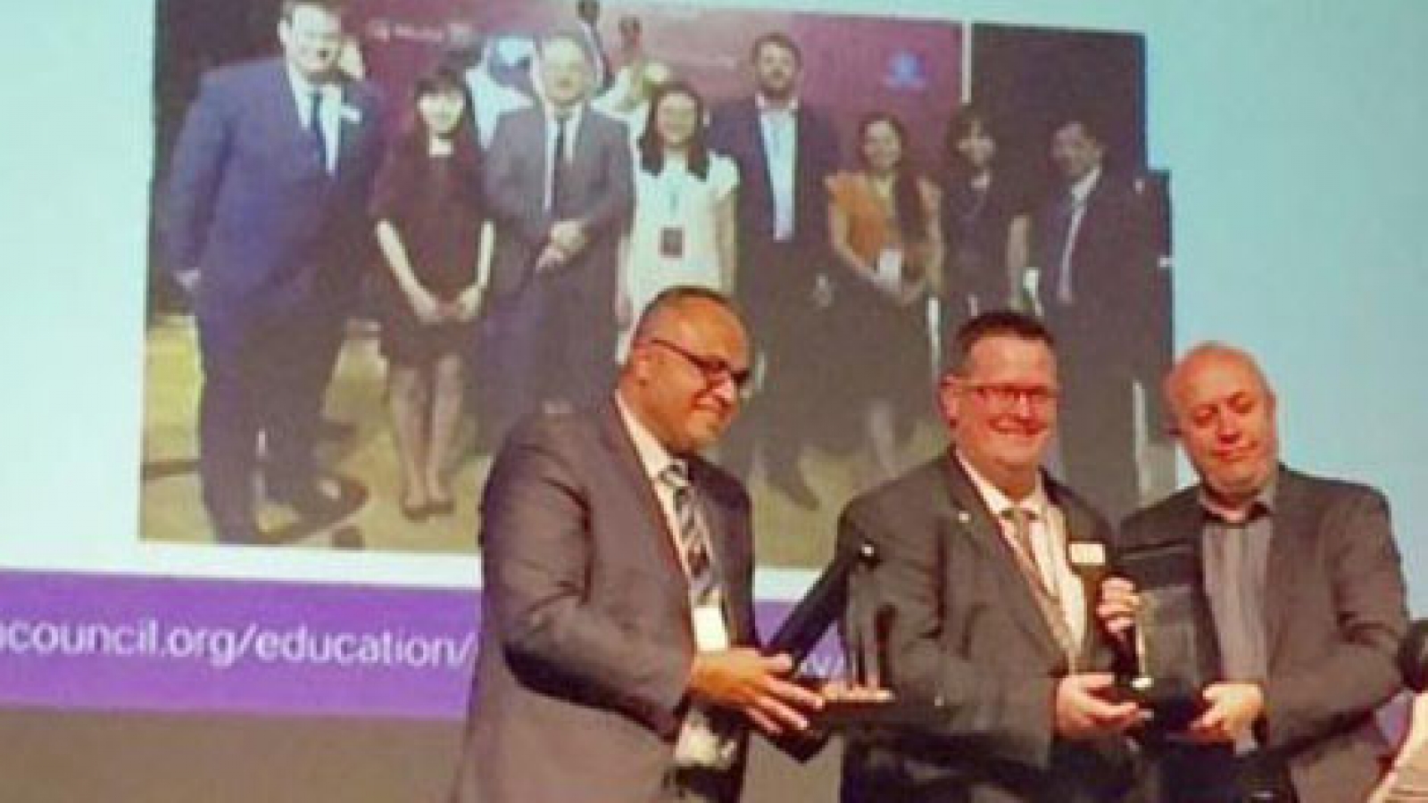 Viglacera receives British Council award
