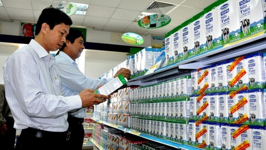 
        Thai firms chase Vietnam dairy giant’s shares
                              