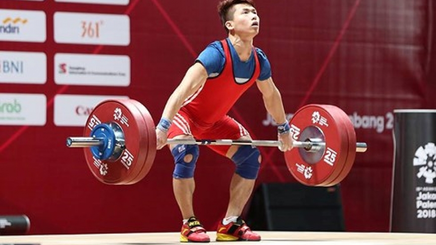 Weightlifter Trinh Van Vinh wins silver at ASIAD