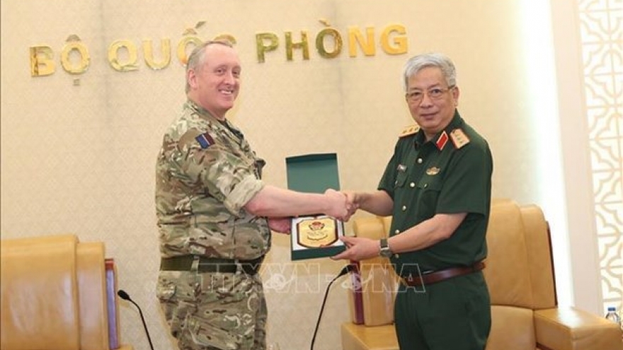Deputy Defence Minister hosts UK defence attachés