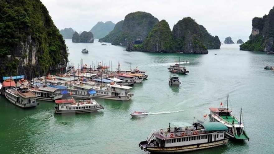 Quang Ninh welcomes Vietnam’s 15 millionth foreign tourist via cruise ship