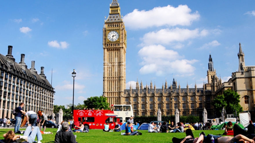 British, Australian embassies open visa doors in central Vietnam