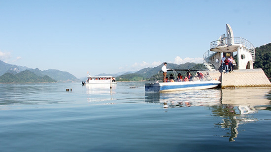 Tourist attractions along Da river