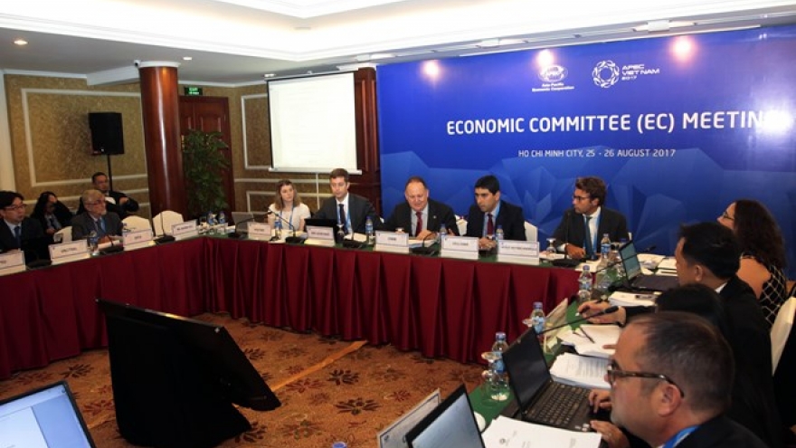 
        APEC Economic Committee meets to promote economic growth
                              