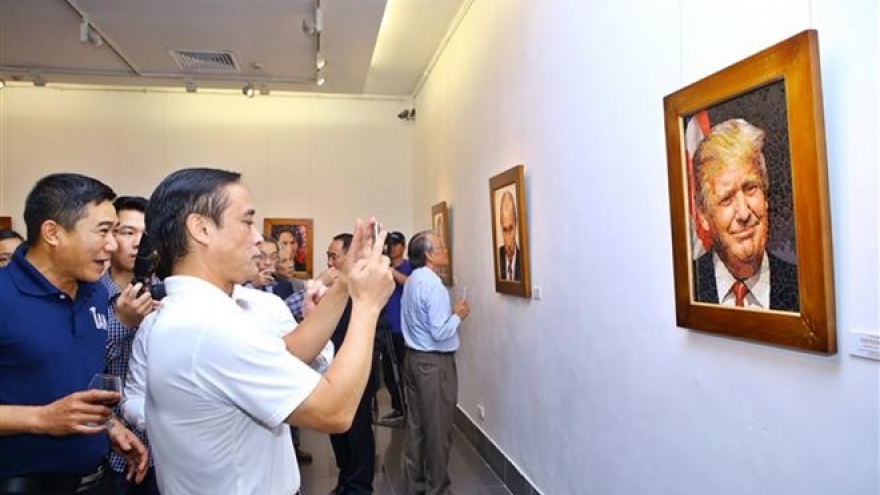 Mosaic ceramic paintings of APEC 2017 leaders displayed in Hanoi
