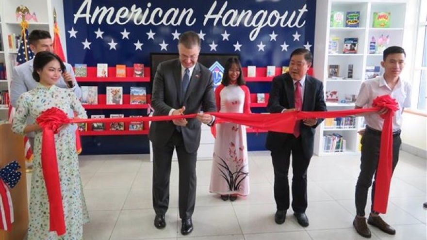 American Hangout learning space inaugurated in Can Tho
