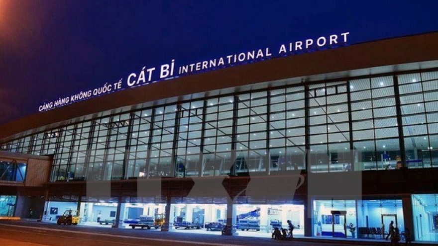 Foreign passenger makes false bomb threat