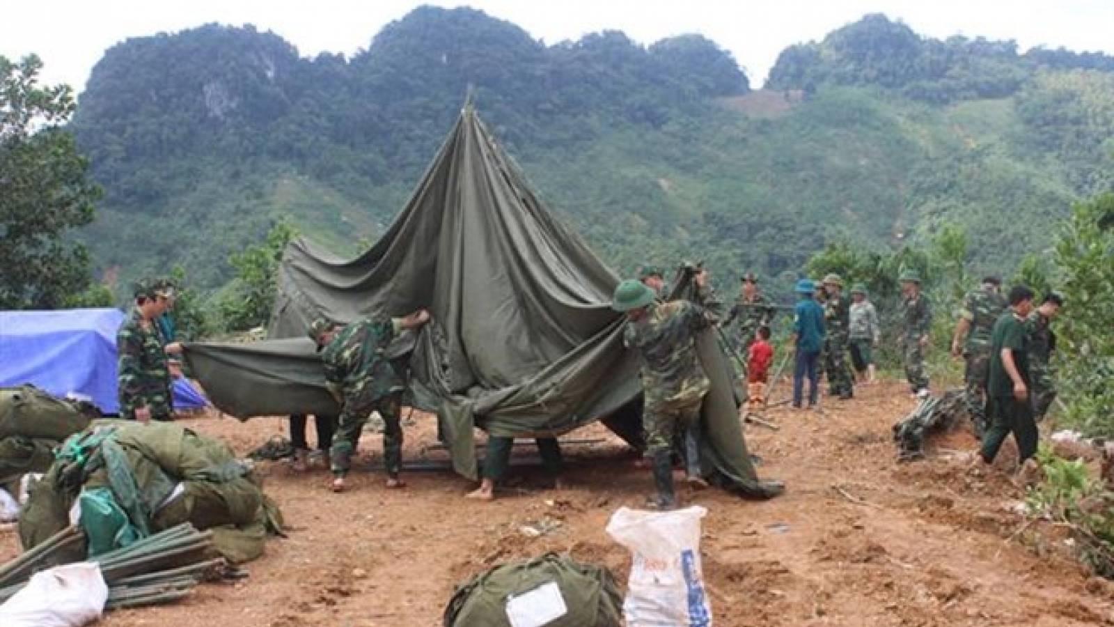 Legislative leader pays fact-finding trip to flood-hit Hoa Binh