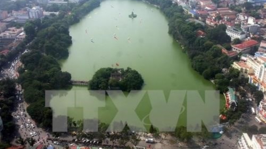 Hanoi to clean Hoan Kiem Lake by year end