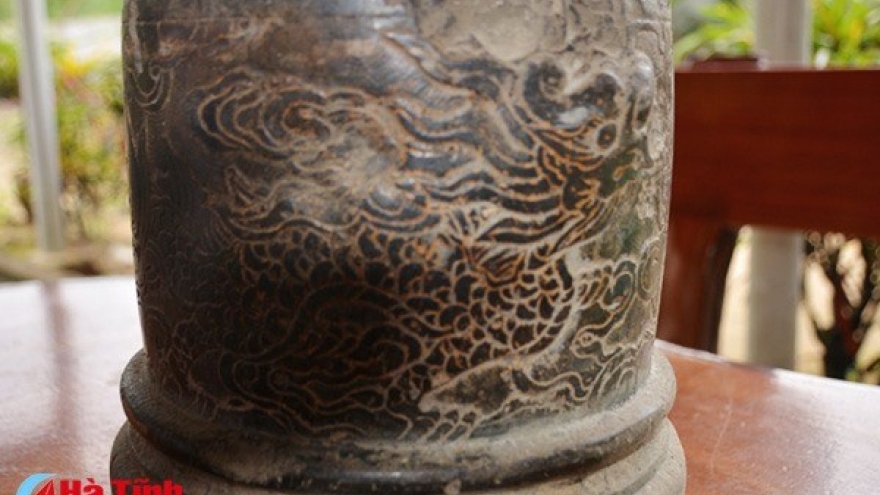 Nguyen Dynasty's object unearthed in central province