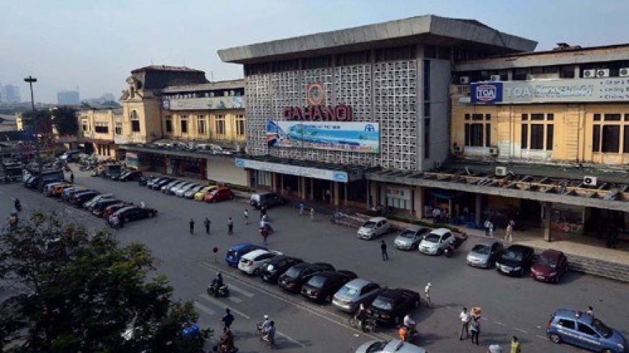 Hanoi asked to evaluate traffic density around railway station