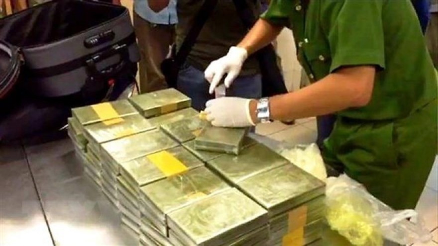 Quang Tri border guard, Lao forces arrest drug dealers