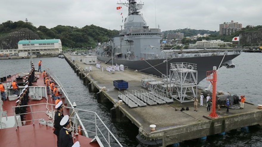 Vietnamese ship 015-Tran Hung Dao visits Japan’s Sakai Port