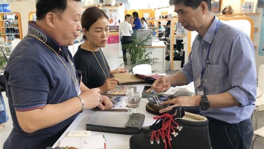 Shoes & Leather Vietnam expos features 700 exhibitors