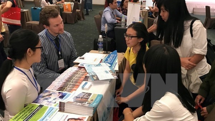 Vietnamese Embassy in Germany conducts citizen protection