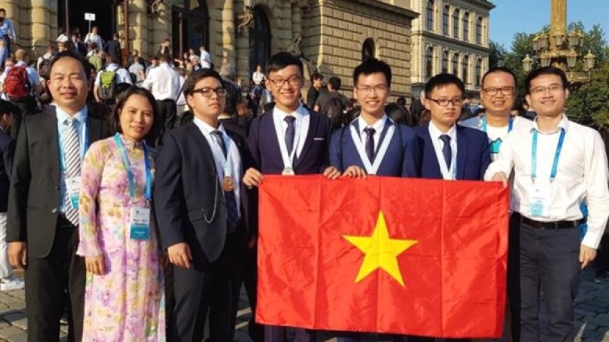 Vietnamese students shine at Int’l Chemistry Olympiad
