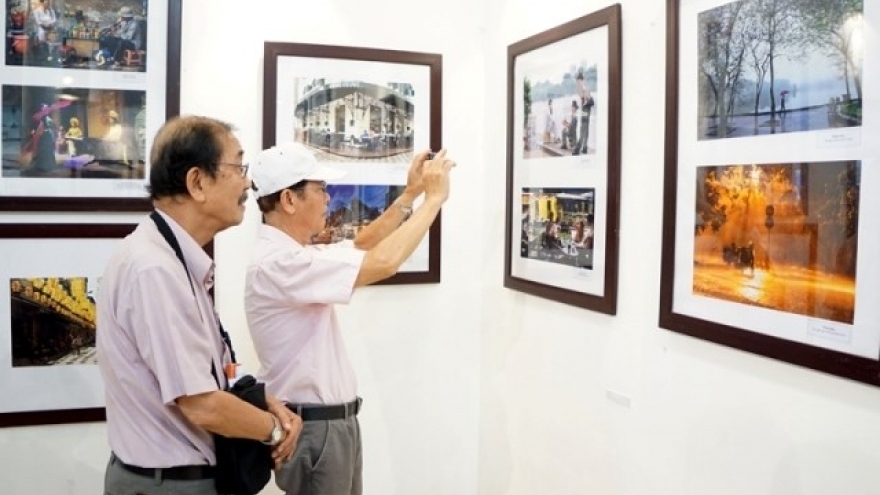 Art exhibition highlights beauty of Hanoi