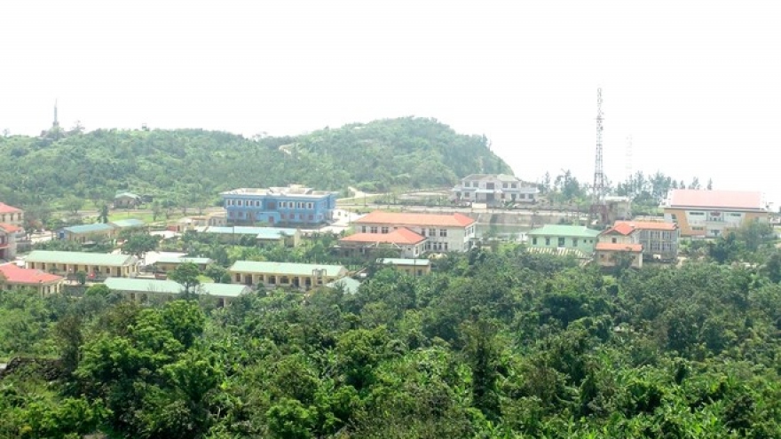 Con Co island district wakes up tourism potential