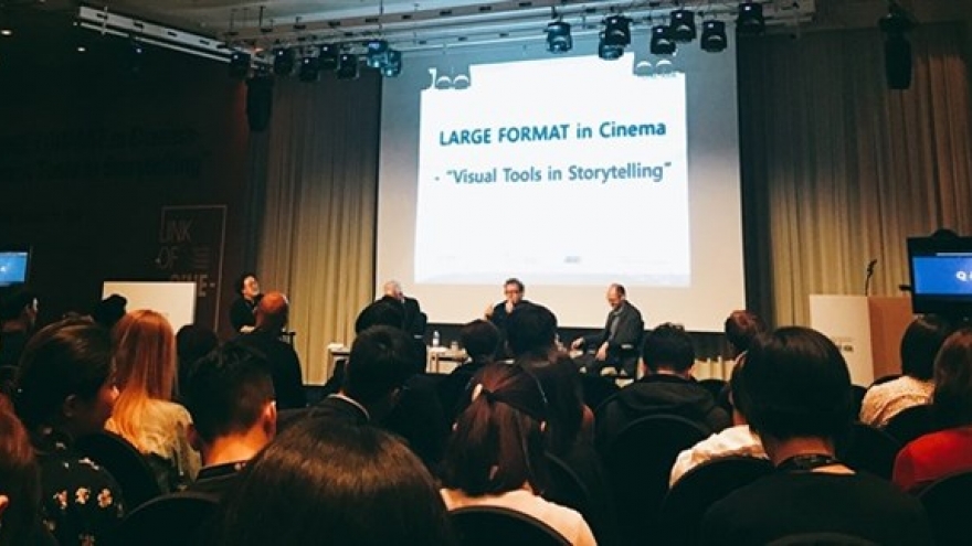 Vietnamese screenwriters attend Busan Film Fest