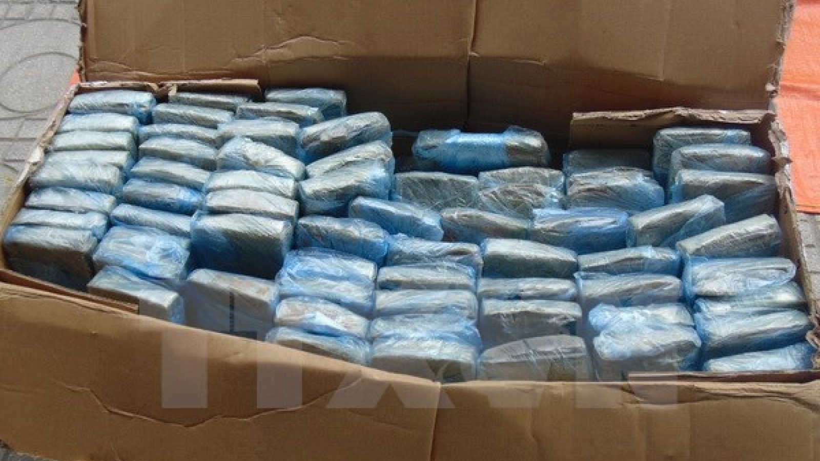Police bust inter-provincial drug transporting ring