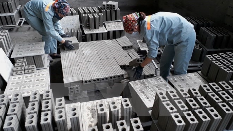 Ministry regulates non-baked material use at buildings