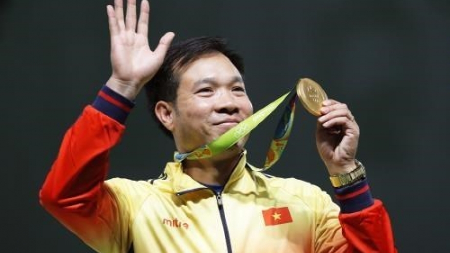 Hoang Xuan Vinh tops world’s 10m air pistol men