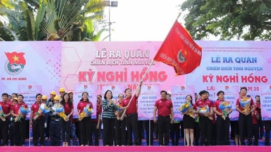 HCM City volunteers take action on Pink Holiday Campaign