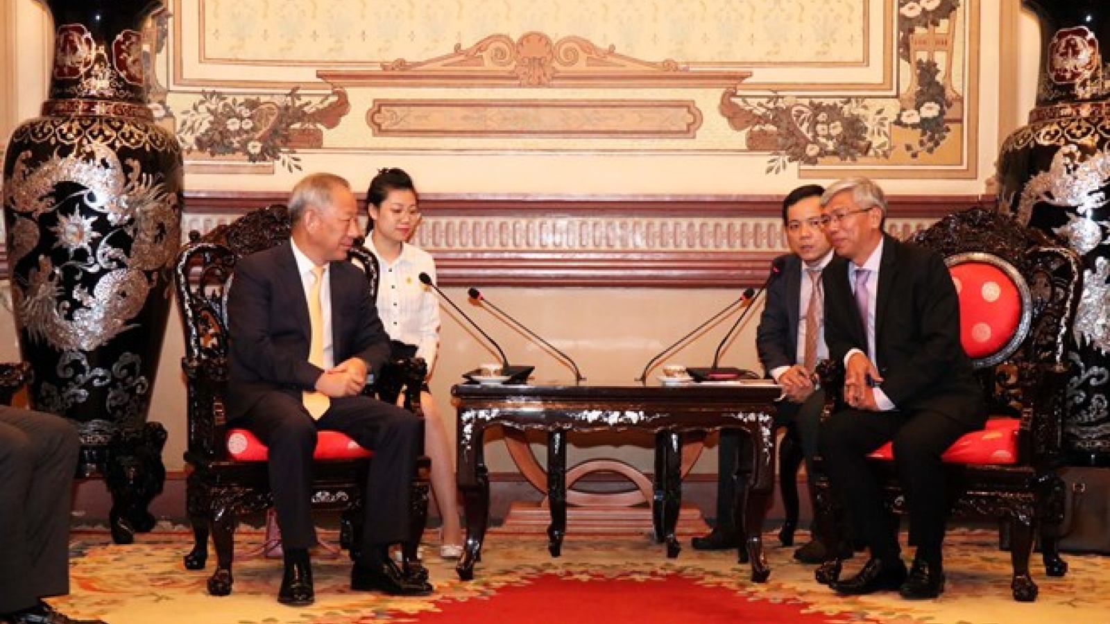 Chinese firm seeks infrastructure construction cooperation with HCM City