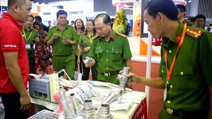 Fire safety and rescue expo kicks off in HCM City