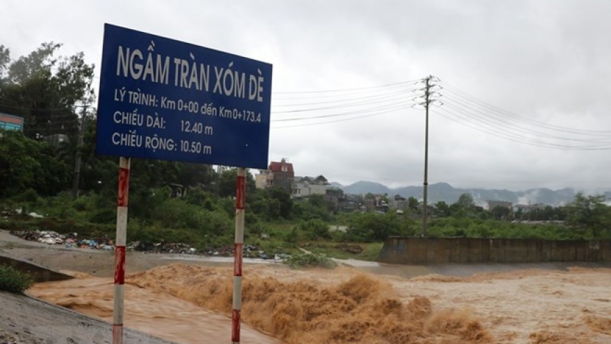 Storm Son Tinh causes damage worth VND270 billion to road systems