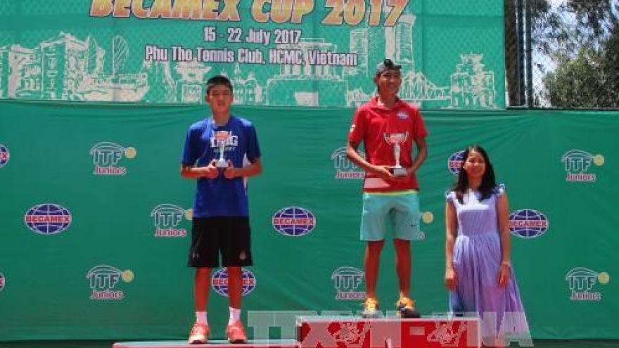 Vietnam wins men’s singles champs at int’l tennis tourney
