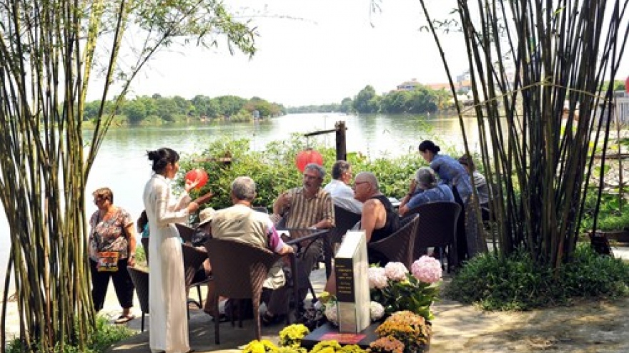 Conference seeks ways to improve tourism services