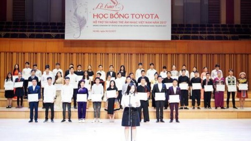 Eighty-five young Vietnamese music talents get Toyota scholarships