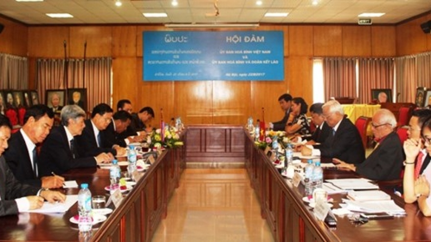 Vietnam, Laos peace committees enjoy fruitful cooperation